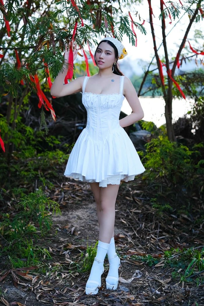 phong thái năng động trong linh miu bikini