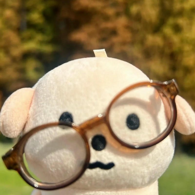 Avatar chú gấu bông đeo kính đầy phong cách