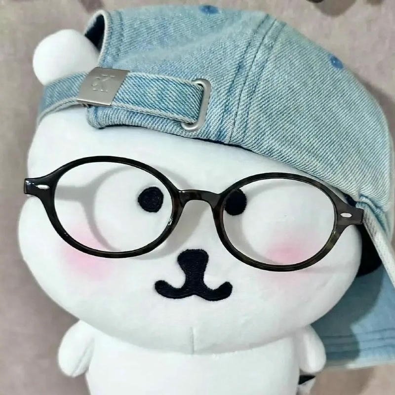 Avatar gấu bông đeo kính diện mạo đáng yêu khó rời mắt