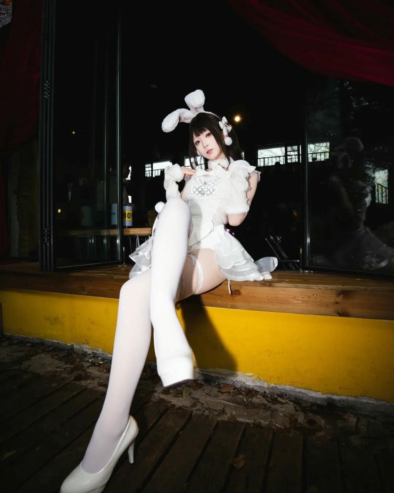 Cosplay cute biểu hiện nhí nhảnh dễ thương