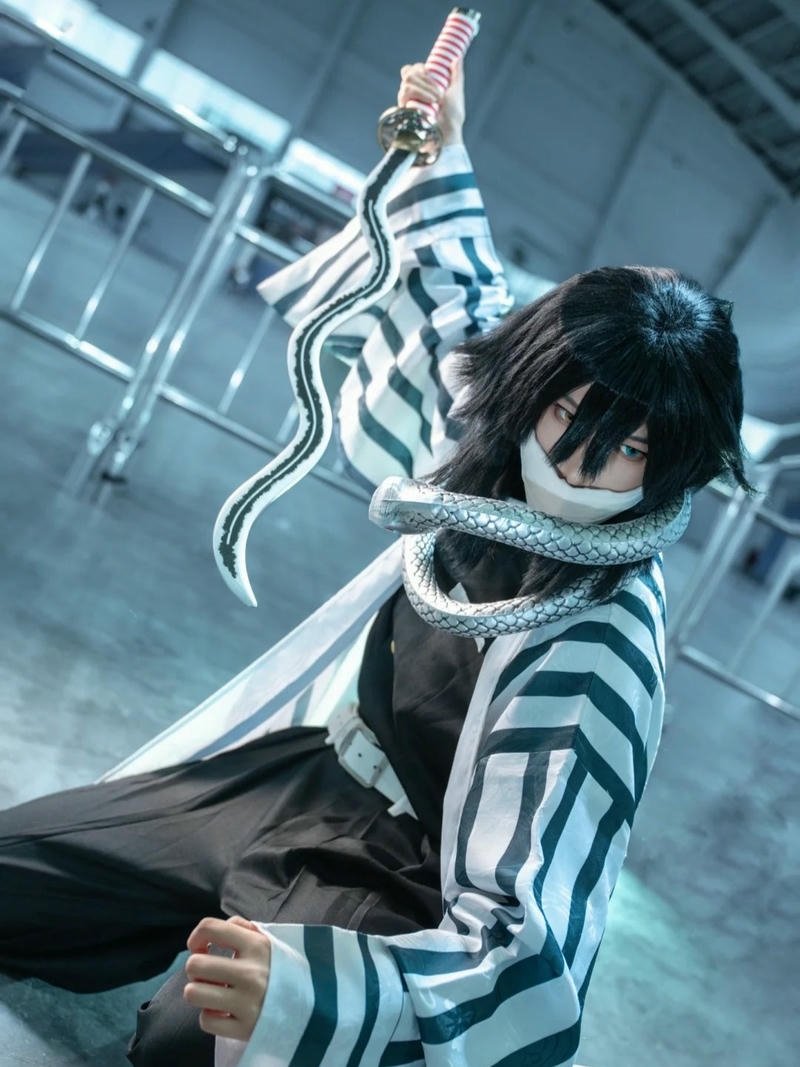Cosplay kimetsu no yaiba diện mạo mạnh mẽ