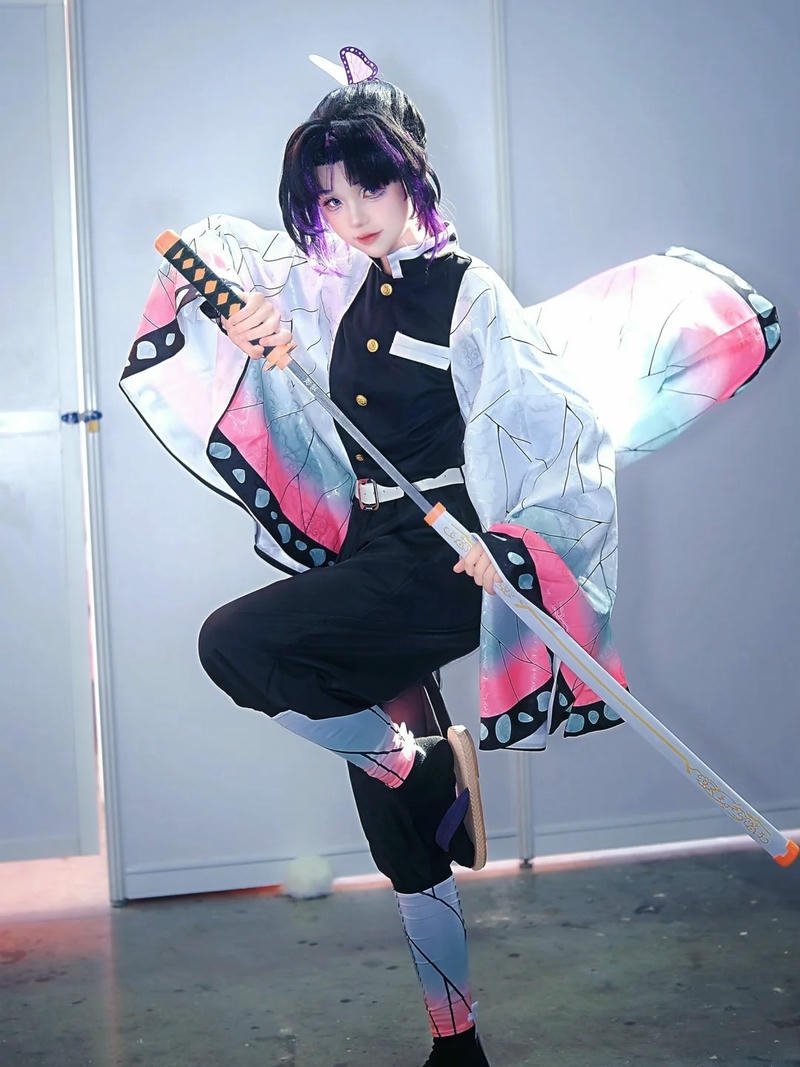 Cosplay kimetsu no yaiba thần sắc lạnh lùng cuốn hút