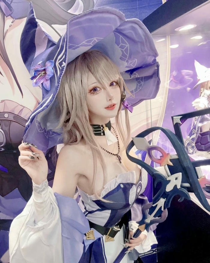 Cosplay mon thể hiện khí chất mạnh mẽ