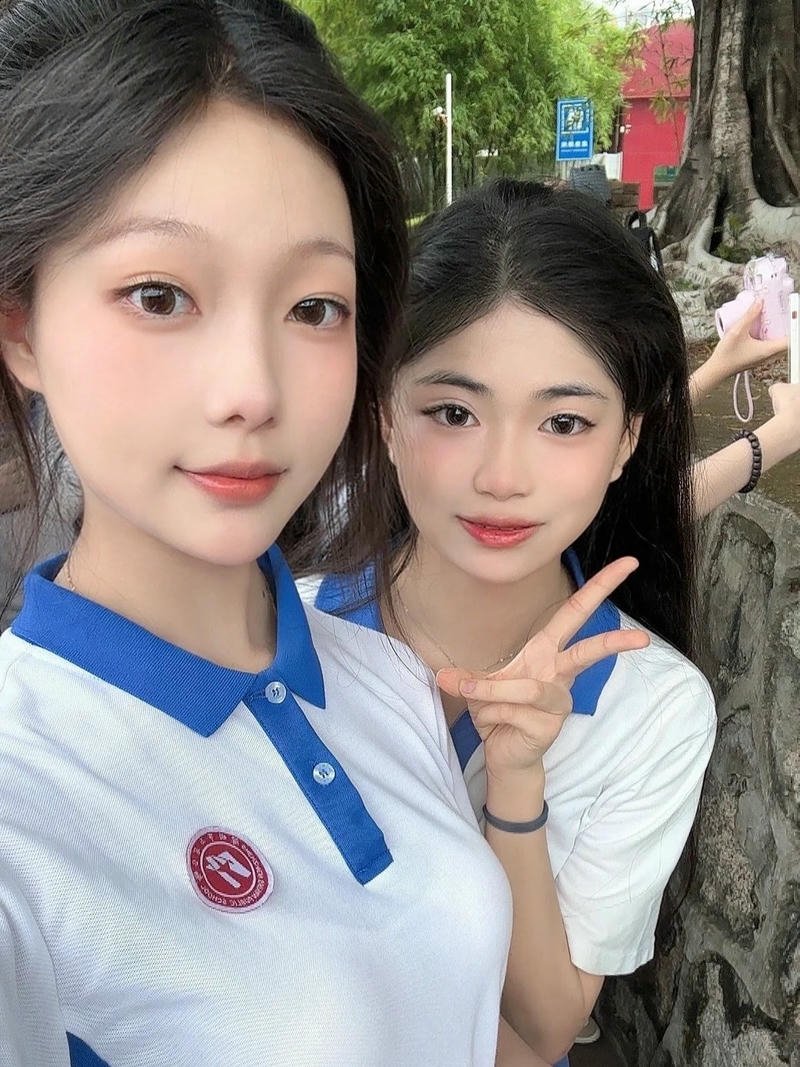 Cosplay nữ sinh khí chất tươi sáng giàu ấn tượng