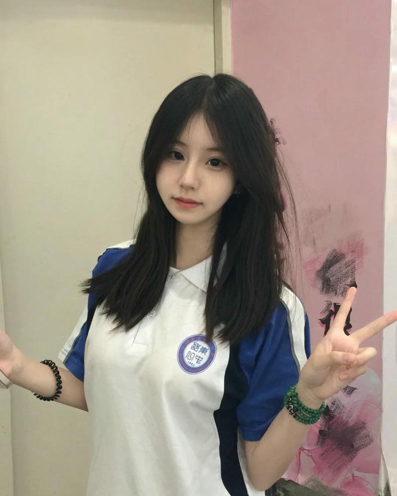 Cosplay nữ sinh phong cách trẻ trung đầy cuốn hút