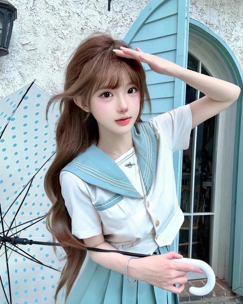 Cosplay nữ sinh phong thái nhẹ nhàng đậm cá tính