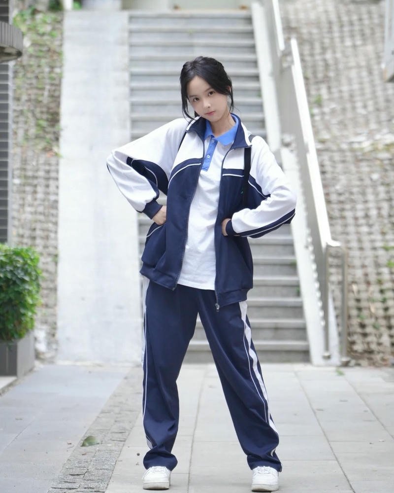 Cosplay nữ sinh thần thái tươi tắn giàu năng lượng