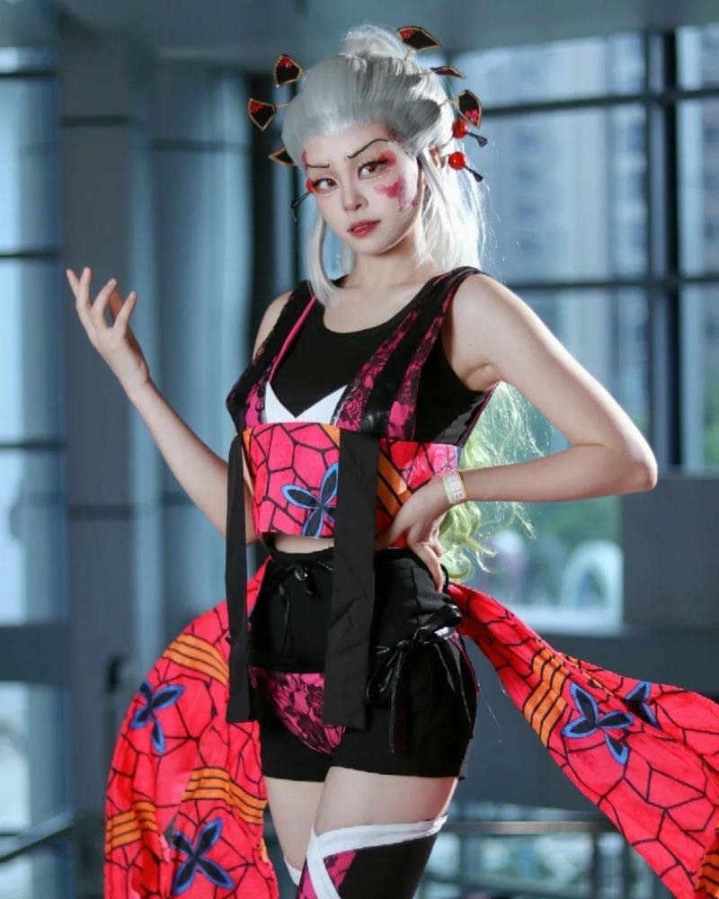 Daki cosplay thần thái sắc sảo đầy mê hoặc