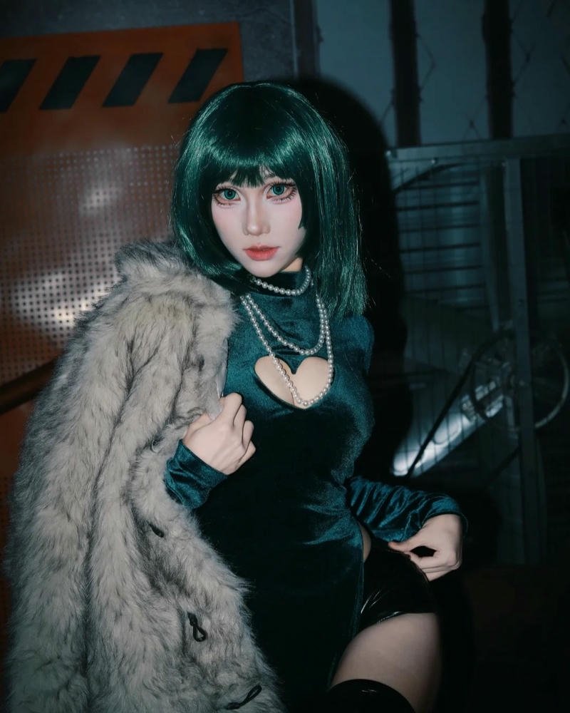 Fubuki cosplay khí chất quyền uy đầy ấn tượng