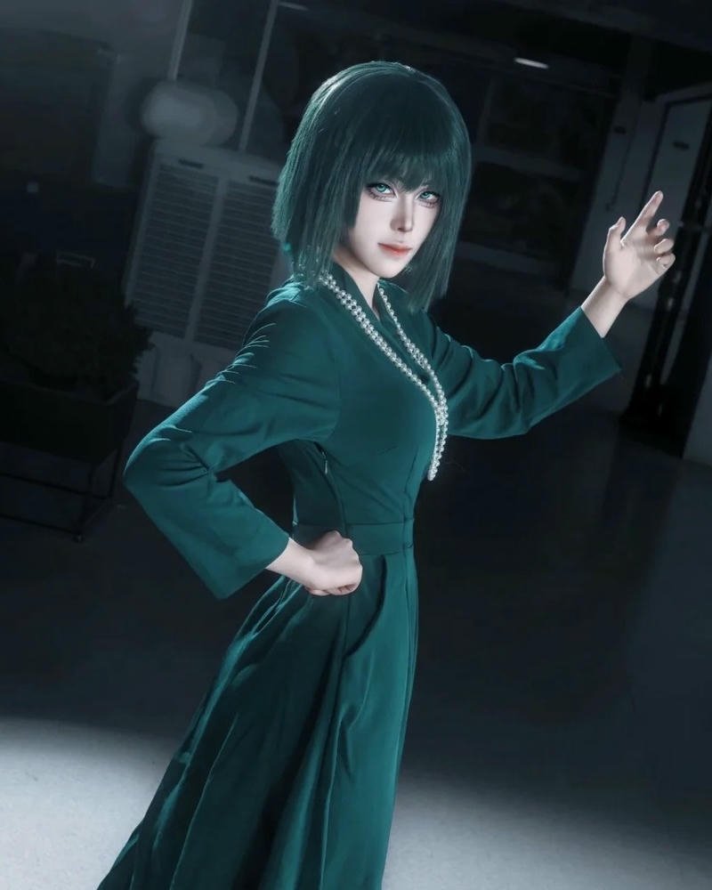 Fubuki cosplay tạo dáng mềm mại đầy nội lực