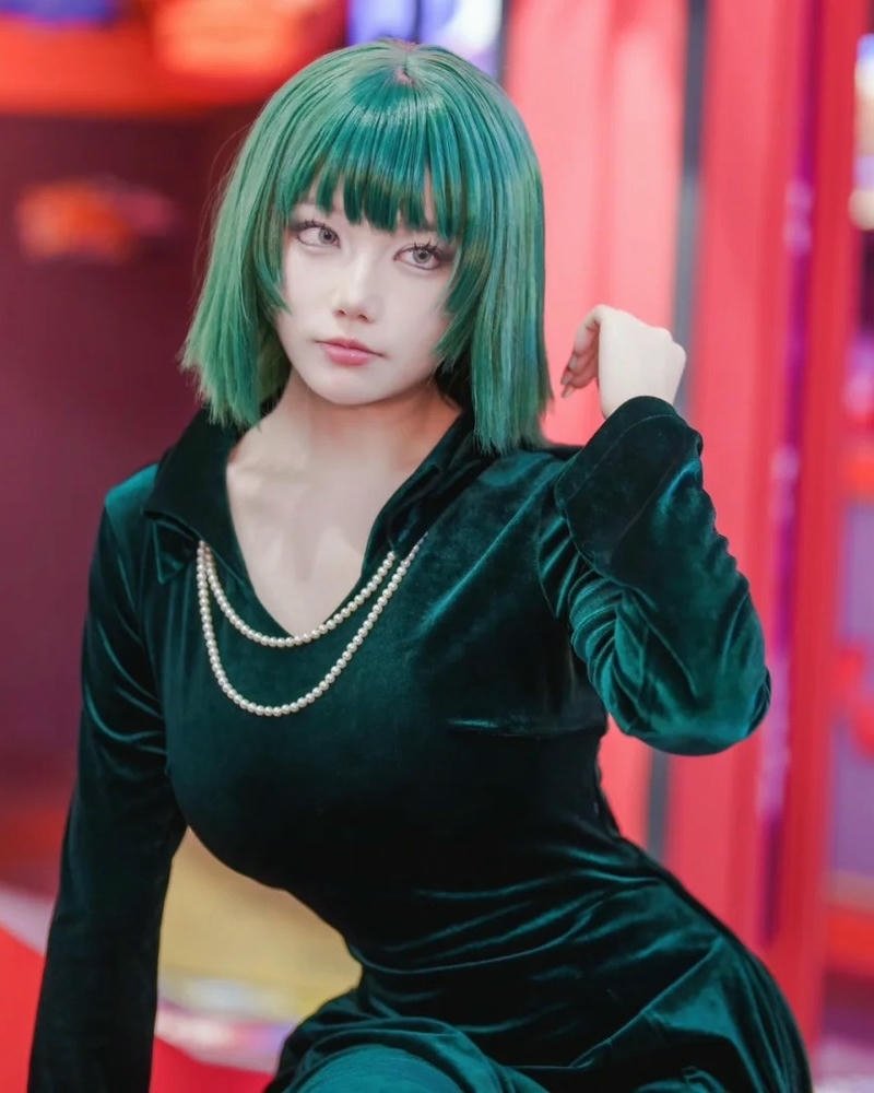 Fubuki cosplay thần thái cuốn hút đầy bản lĩnh