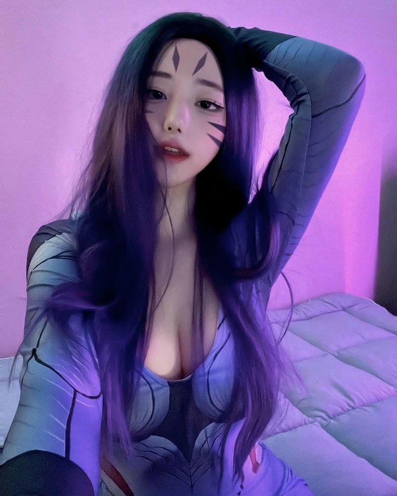 Hina cosplay ánh nhìn trong trẻo giàu chiều sâu