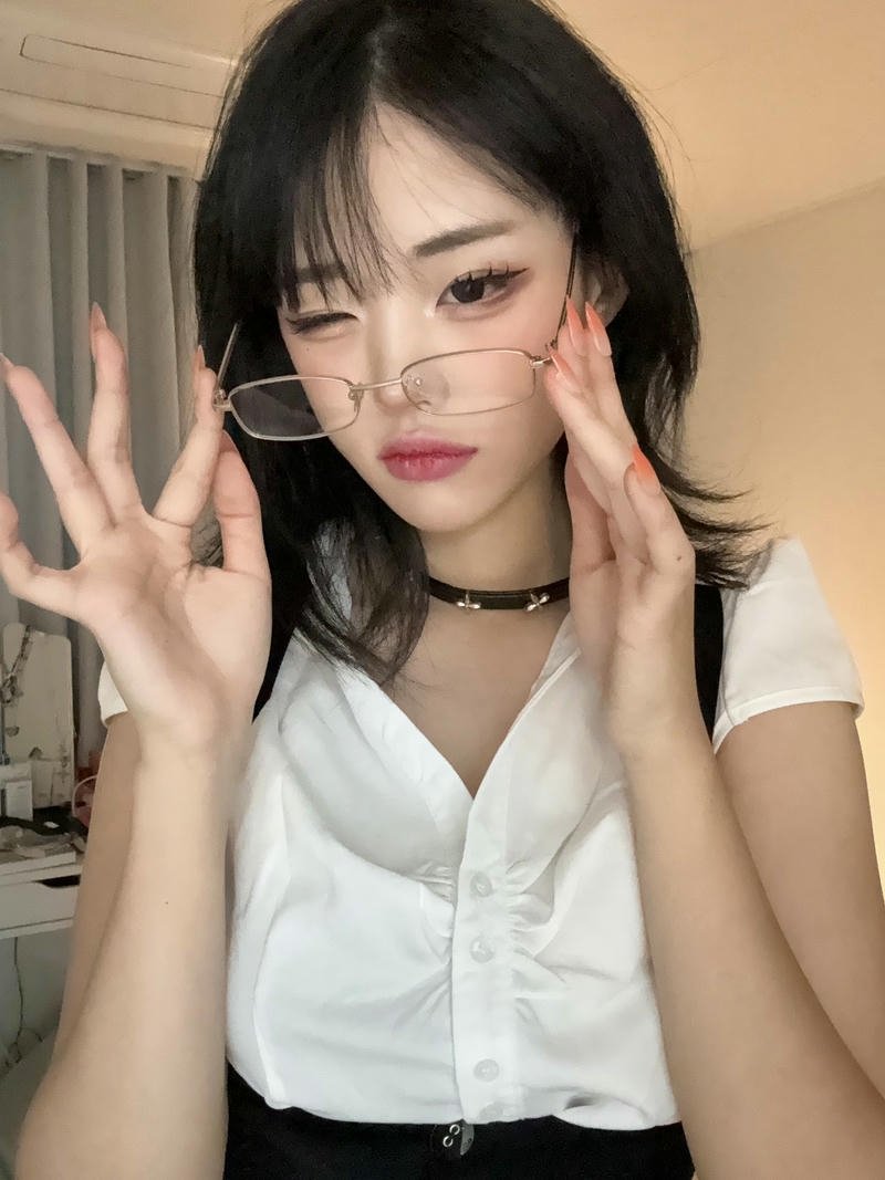 Hina cosplay phong thái tự nhiên đầy cuốn hút