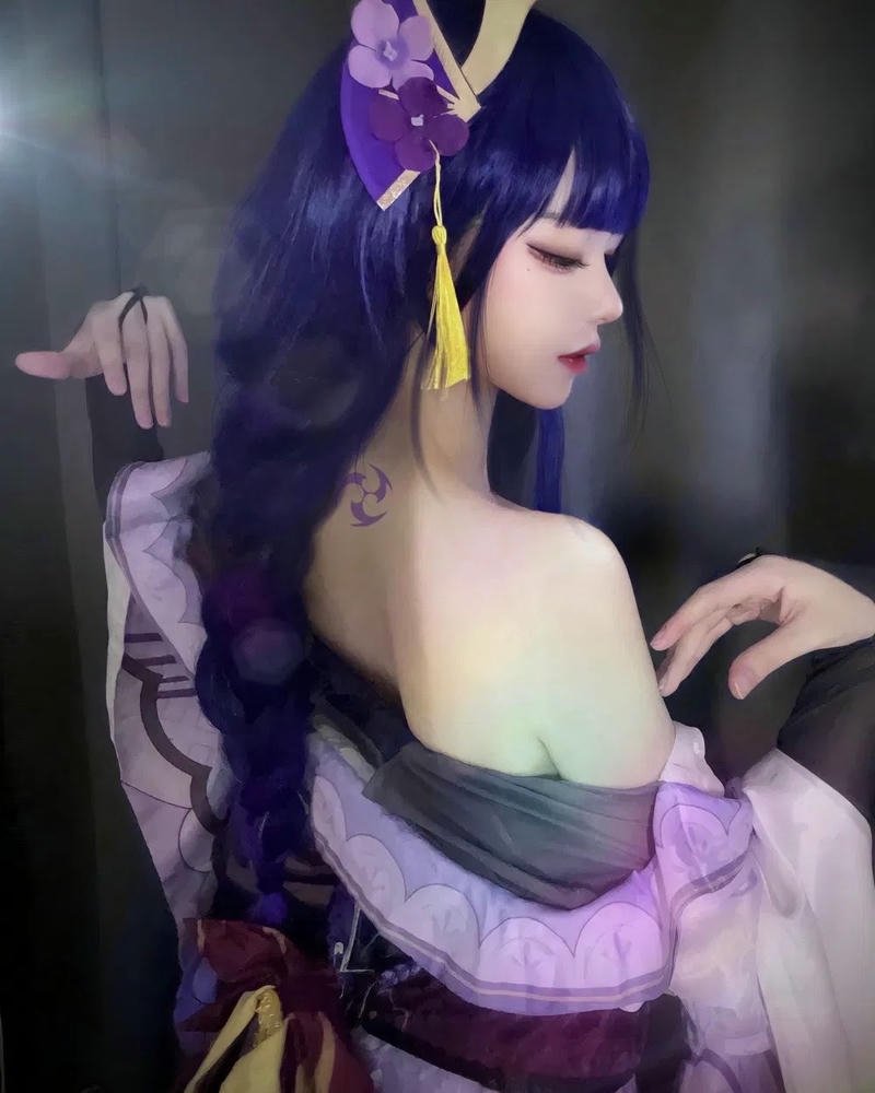 Hina cosplay thần thái mềm mại đầy lôi cuốn