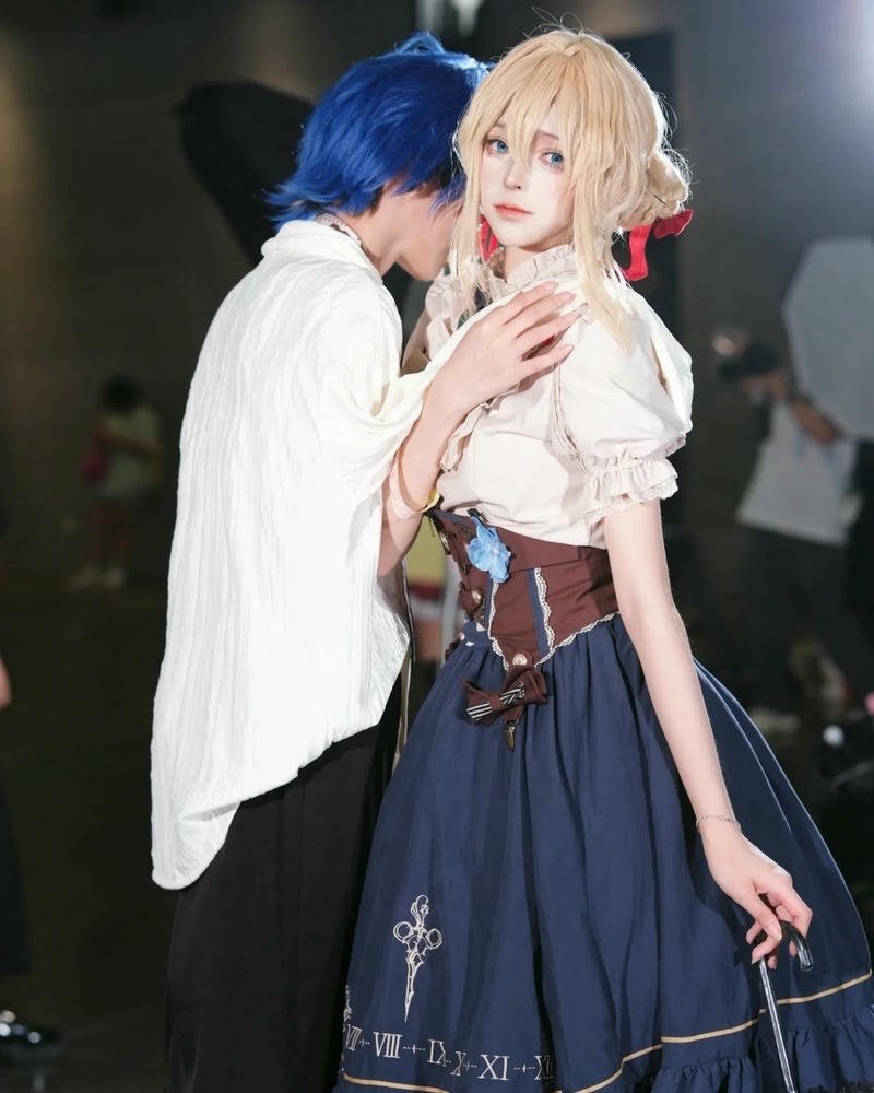 Hóa trang Violet Evergarden mang phong thái dịu dàng riêng