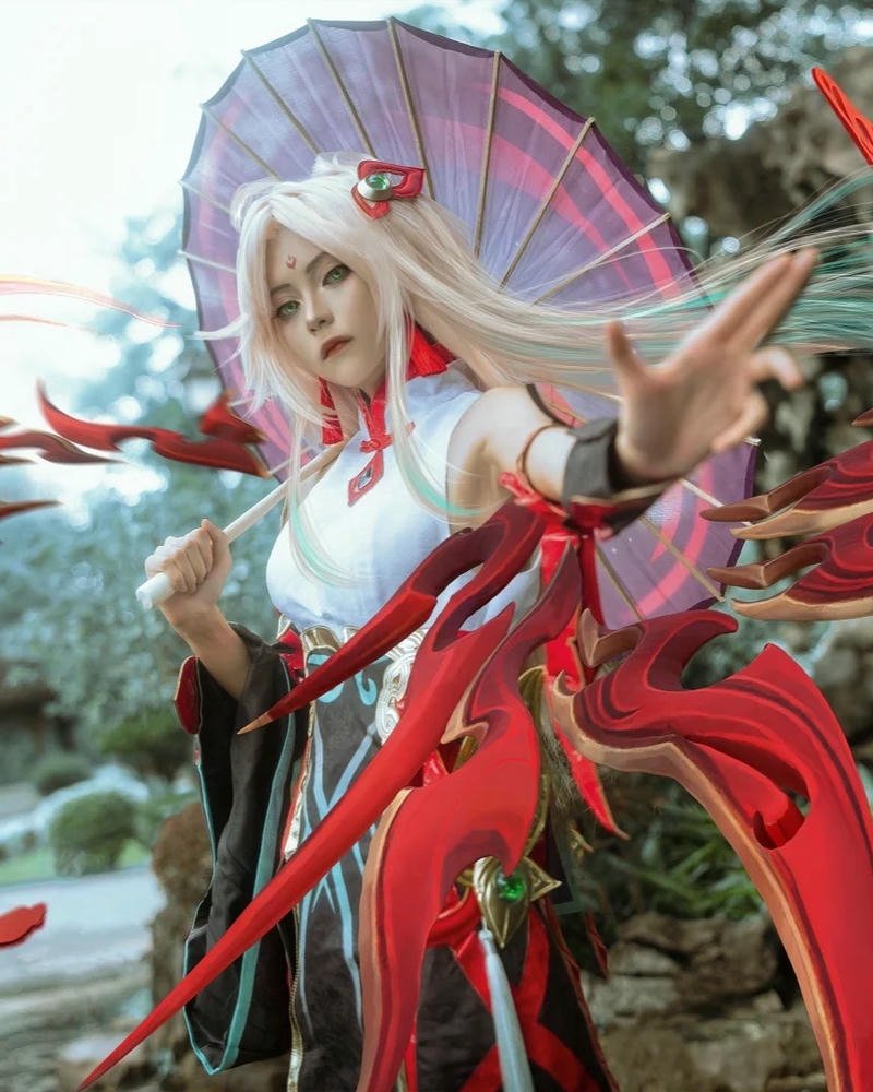 Irelia cosplay phiên bản uy lực đầy cuốn hút