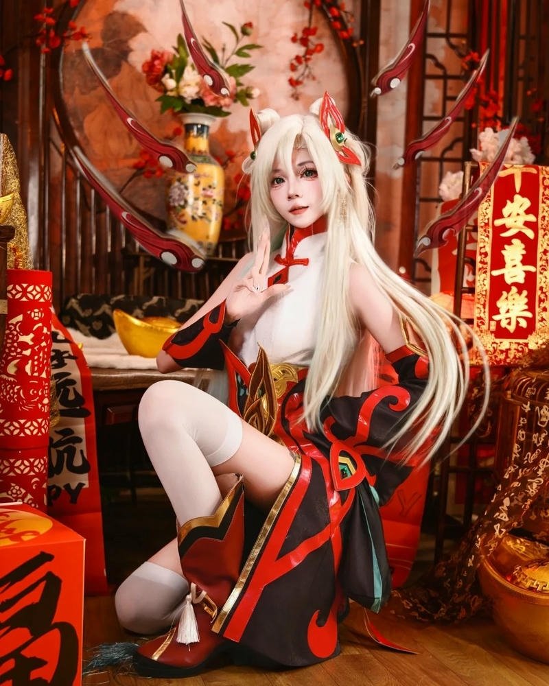 Irelia trong diện mạo cosplay đầy uy nghi