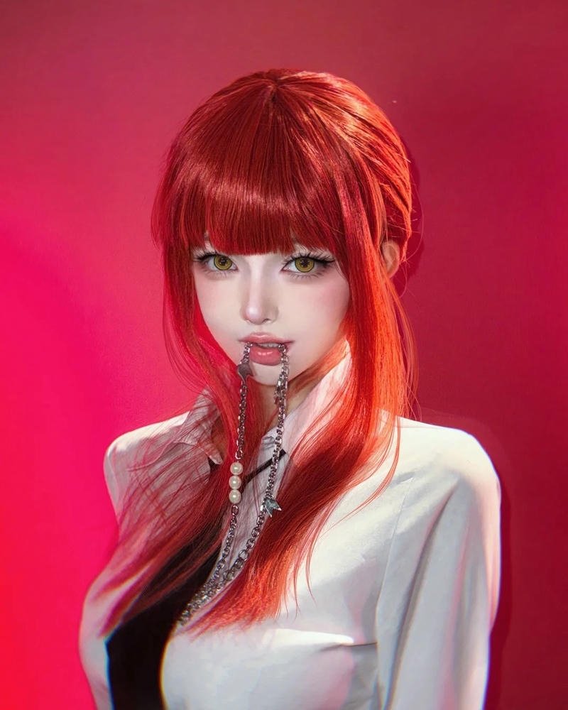 Makima cosplay biểu cảm sắc sảo phong thái đầy bí ẩn