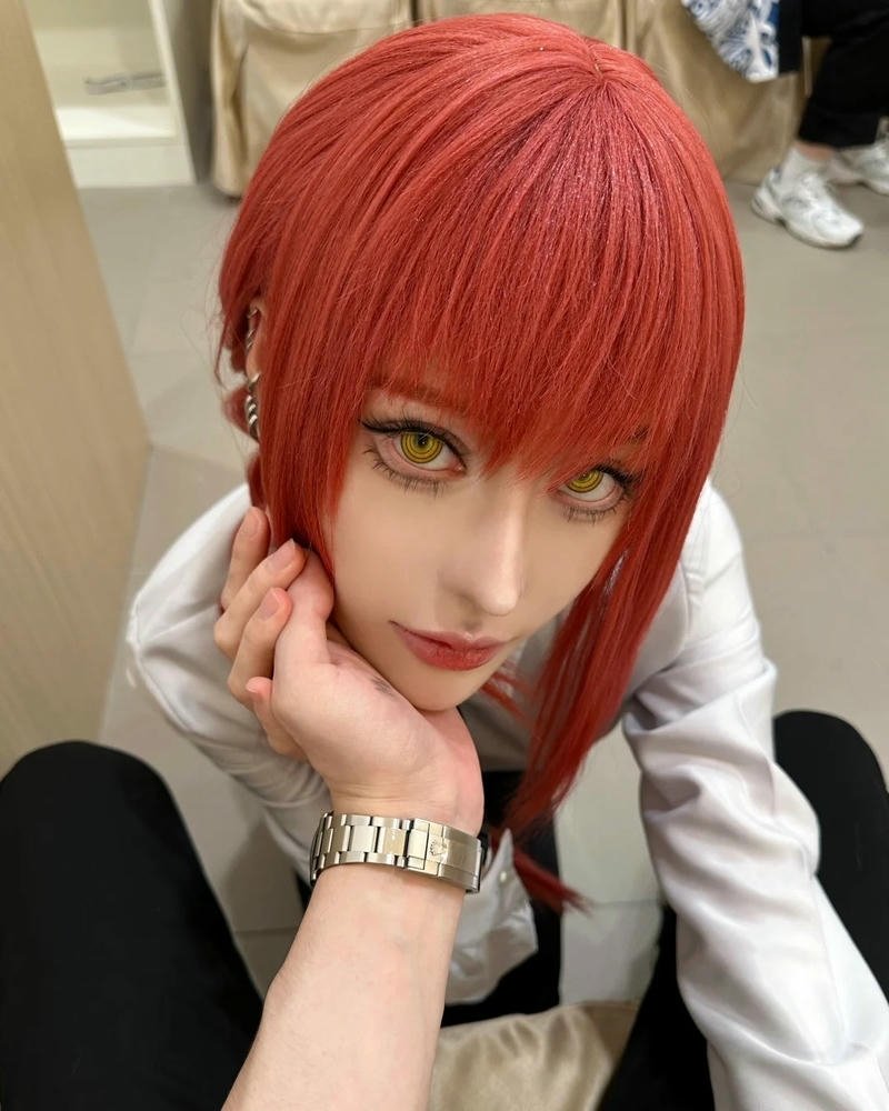 Makima cosplay thần thái cuốn hút ánh nhìn đầy mê hoặc