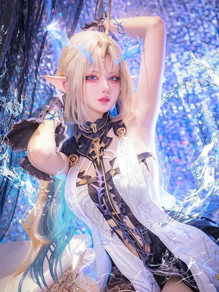 Mon cosplay biểu hiện sinh động đầy sức hút