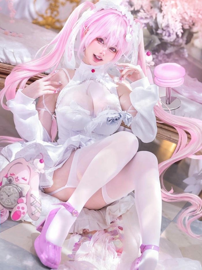 Mon cosplay khí chất hiện đại đầy cuốn hút