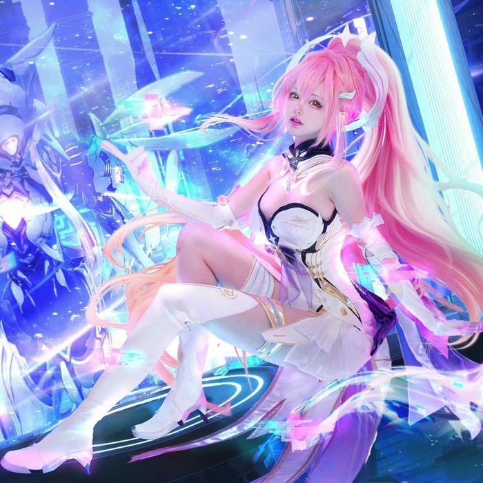 Mon cosplay phong thái mạnh mẽ đầy bản lĩnh