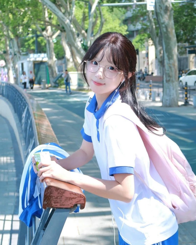 Nữ sinh cosplay phong cách trẻ trung năng động