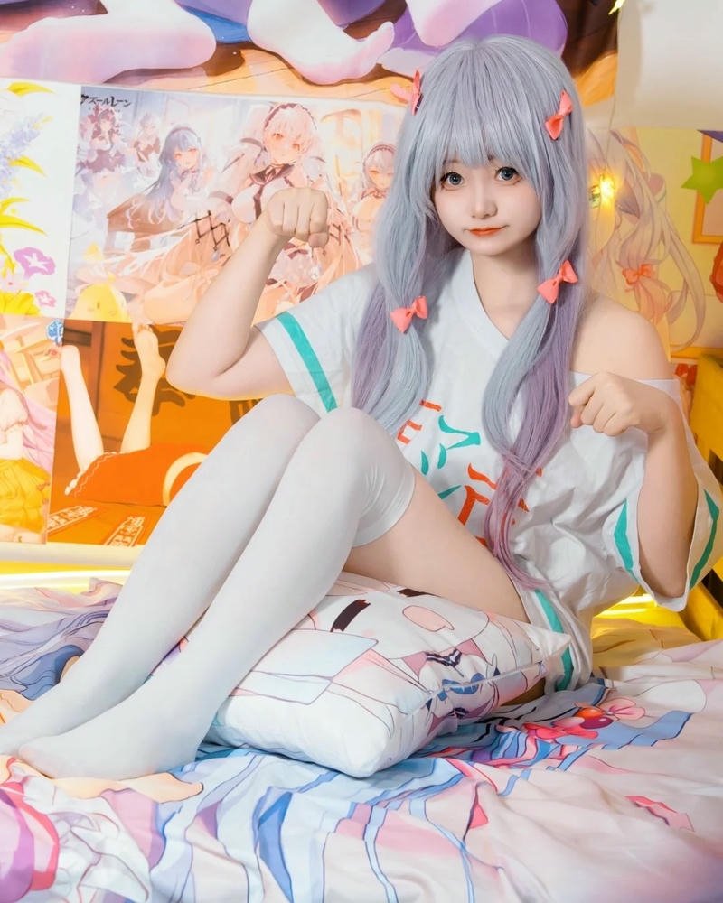 Sagiri cosplay thể hiện khí chất thanh tao