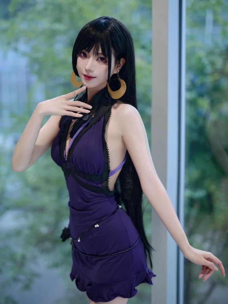 Tifa cosplay gây chú ý với thần thái mạnh mẽ riêng