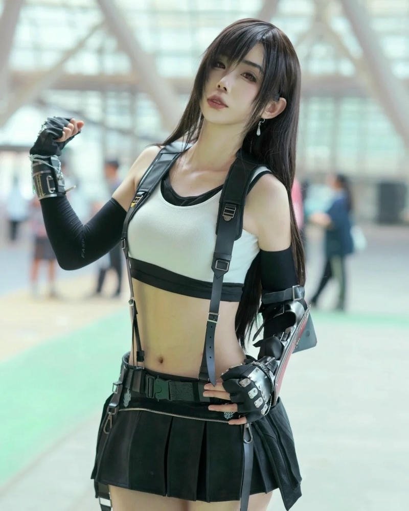 Tifa cosplay nổi bật với khí chất riêng đầy ấn tượng