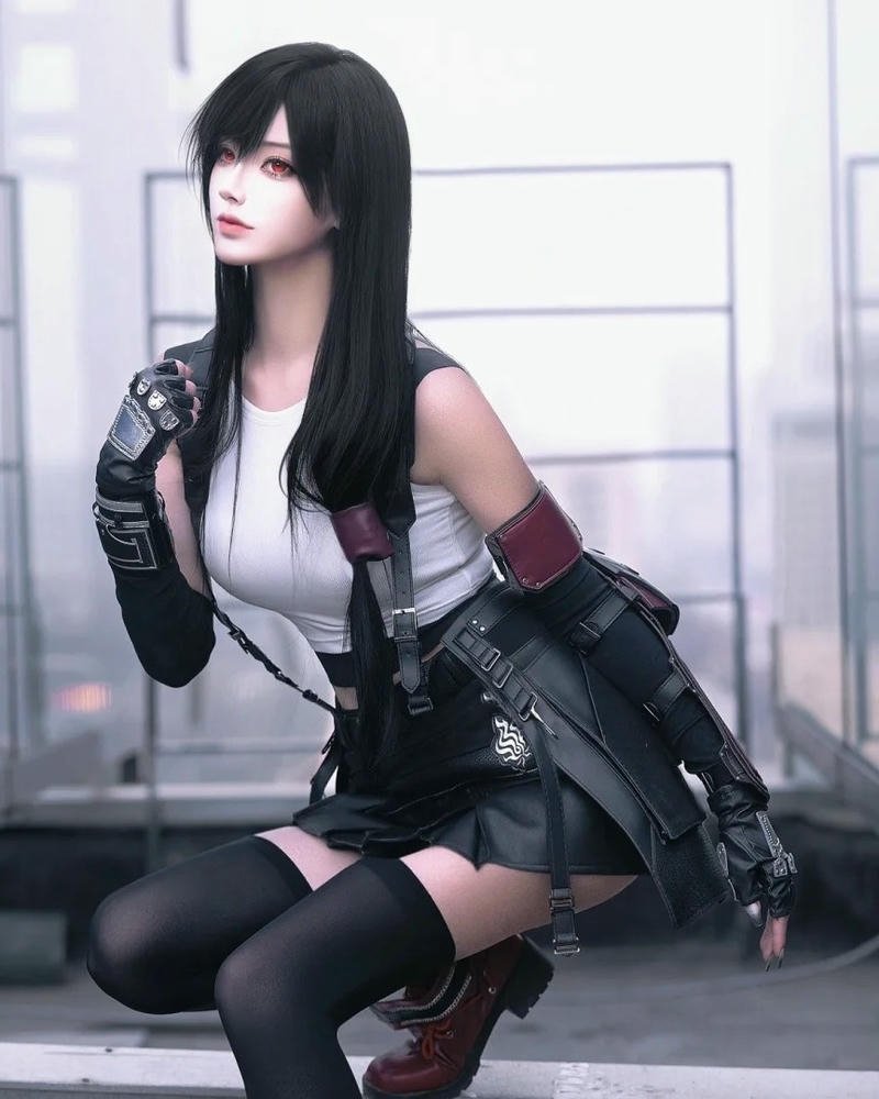 Tifa cosplay tạo ấn tượng với phong thái tự tin nổi bật