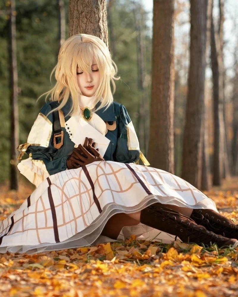 Violet Evergarden cosplay khắc họa nét đẹp tinh khôi rõ
