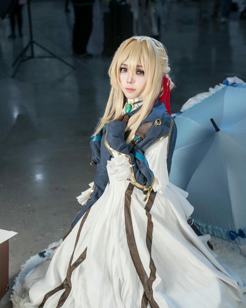 Violet Evergarden cosplay mang nét thanh tao đầy cuốn hút