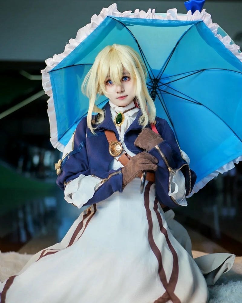 Violet Evergarden cosplay thể hiện vẻ đẹp tinh tế rõ nét