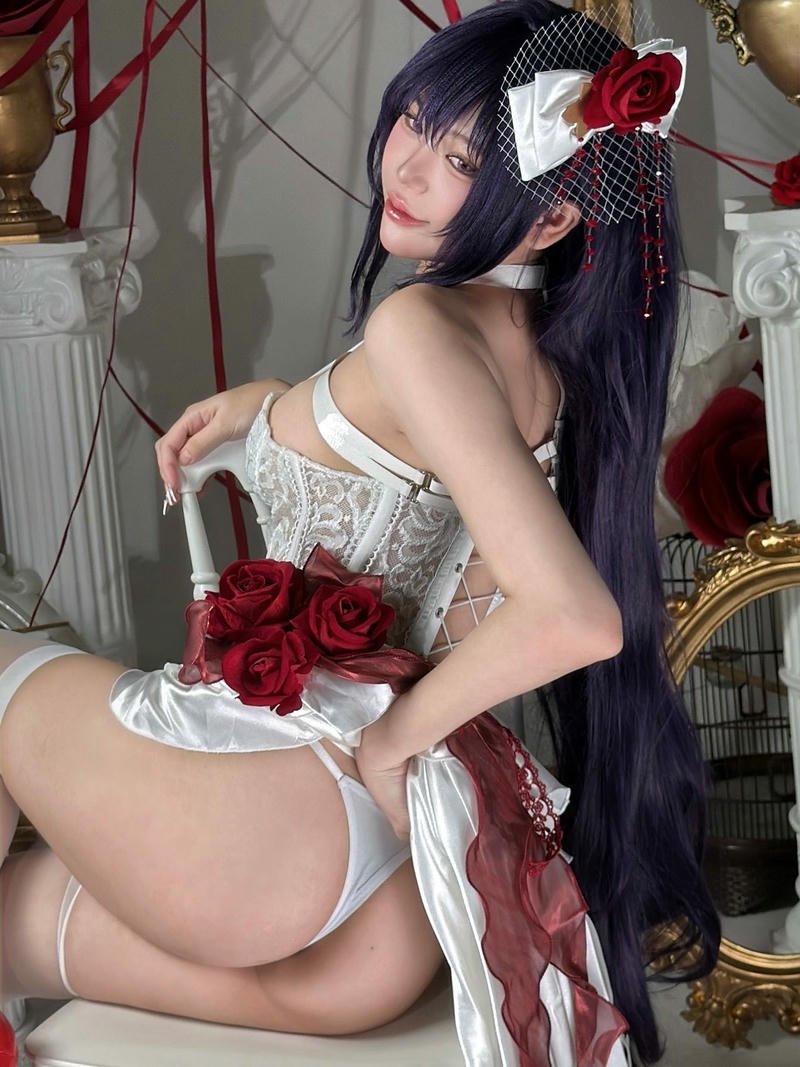 Zinie quỳnh cosplay biểu cảm sắc sảo đầy mê hoặc