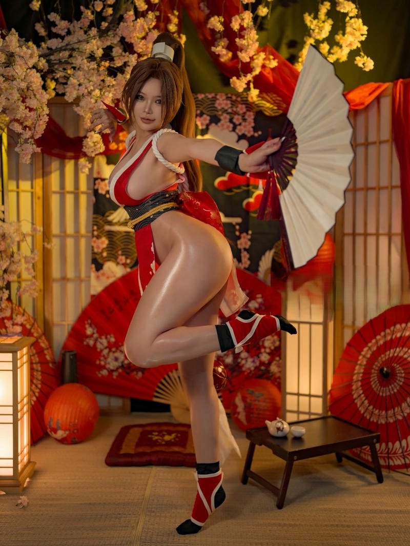 Zinie quỳnh cosplay diện mạo nổi bật đầy thần thái