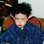 Ảnh em bé hài thiết kế sinh động với biểu cảm vui nhộn