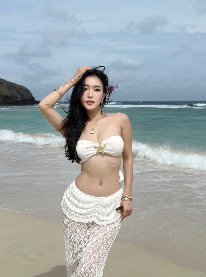 Ánh nhìn cuốn hút của gái quyến rũ mlem