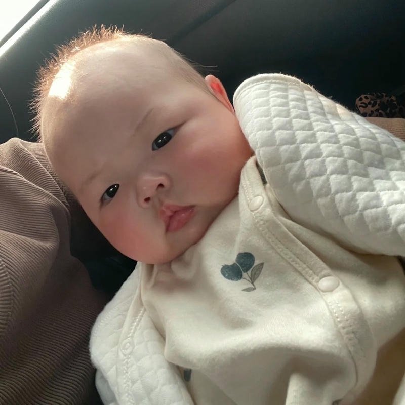 Avatar em bé hài thể hiện biểu cảm vui vẻ rất tự nhiên