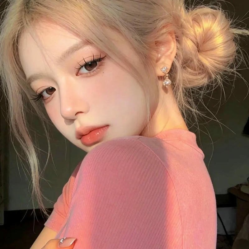 Avatar nữ dễ thương với phong cách tinh tế cuốn hút