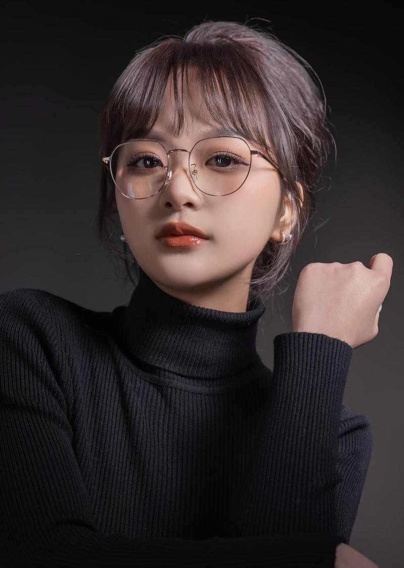 Concept chụp ảnh gấm kami bikini trong không gian mở