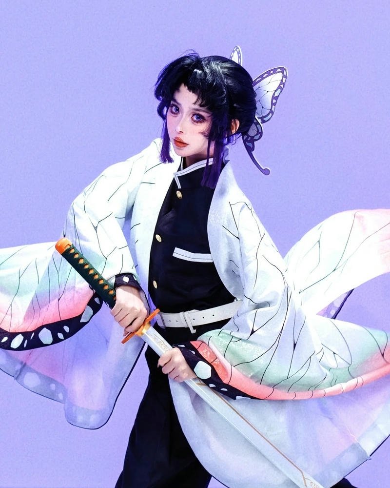 Coser khắc họa Shinobu với nét biểu cảm nhẹ nhàng