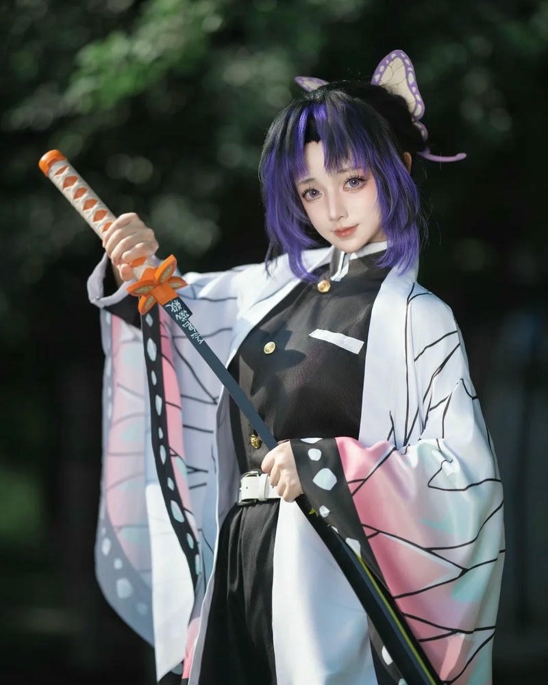 Cosplay Shinobu thể hiện cảm xúc chân thật tự nhiên