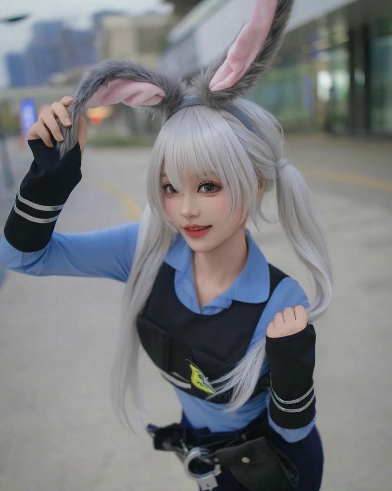Cosplay cảnh sát cá tính với tạo hình rõ nét chuyên nghiệp