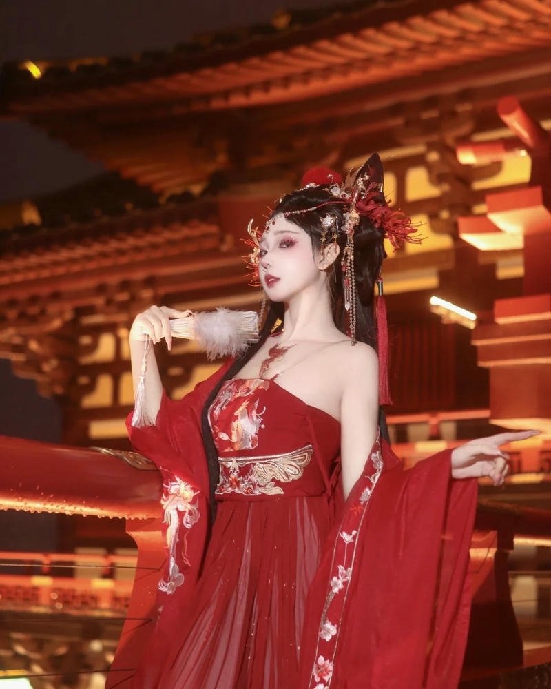 Cosplay cổ trang thanh thoát thể hiện vẻ đẹp cổ điển riêng