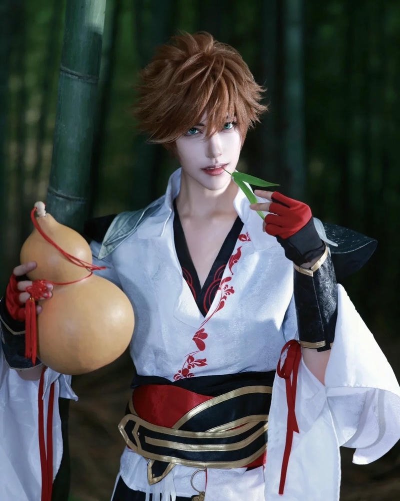 Cosplay cổ trang trang nhã mang phong cách cổ điển thanh thoát
