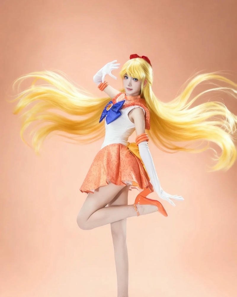 Cosplay sailor moon nổi bật với thần thái vui tươi cuốn hút