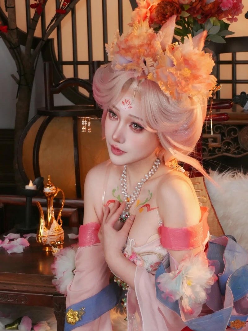 Diện trang phục cổ trang thể hiện vẻ đẹp tinh tế