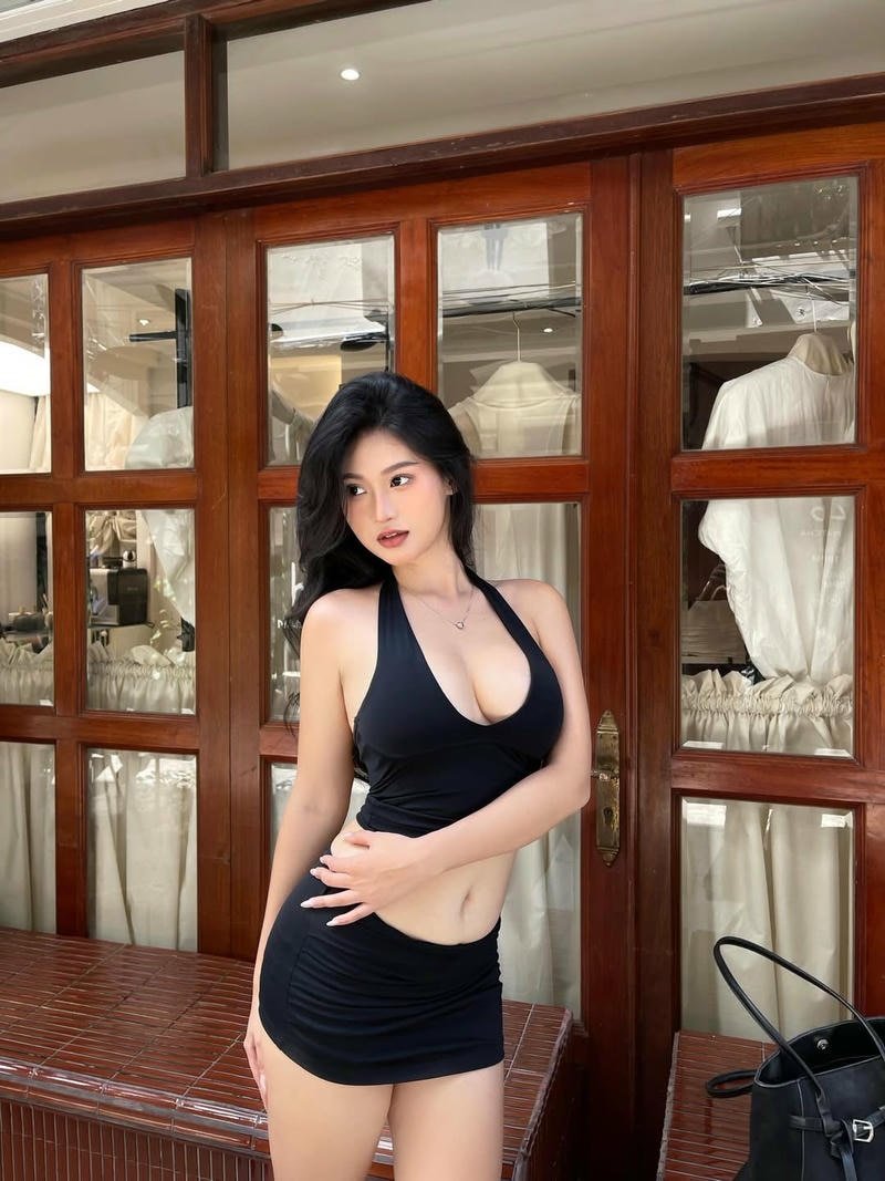 Gái xinh gợi cảm với phong cách năng động