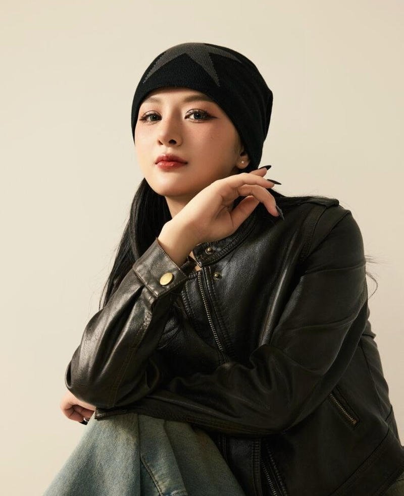 Gấm kami trong bộ ảnh bikini phong cách hiện đại